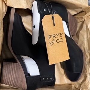 Size 10 Frye and Co. Booties